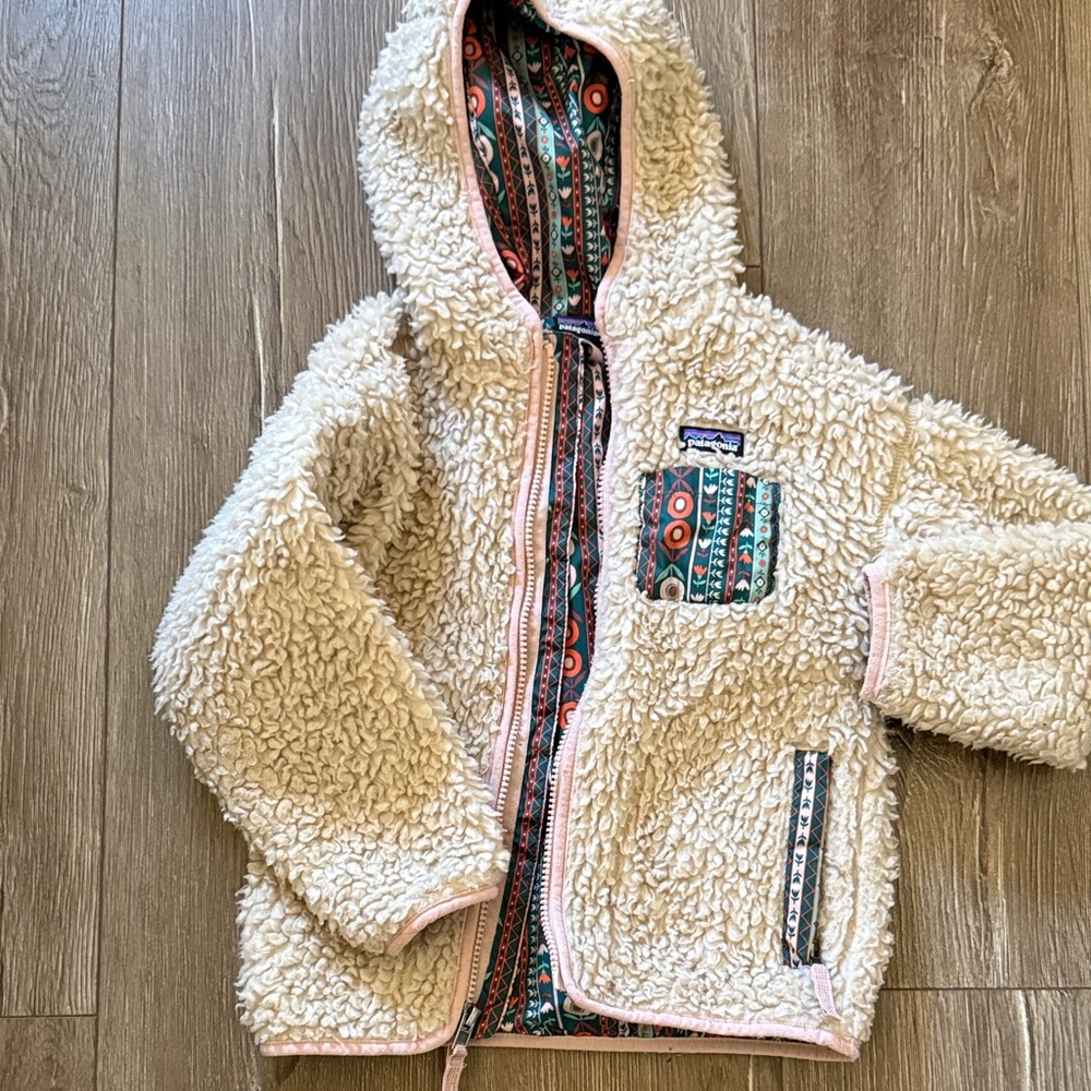 Patagonia Cream Fleece Sherpa Jacket with Patterned Lining